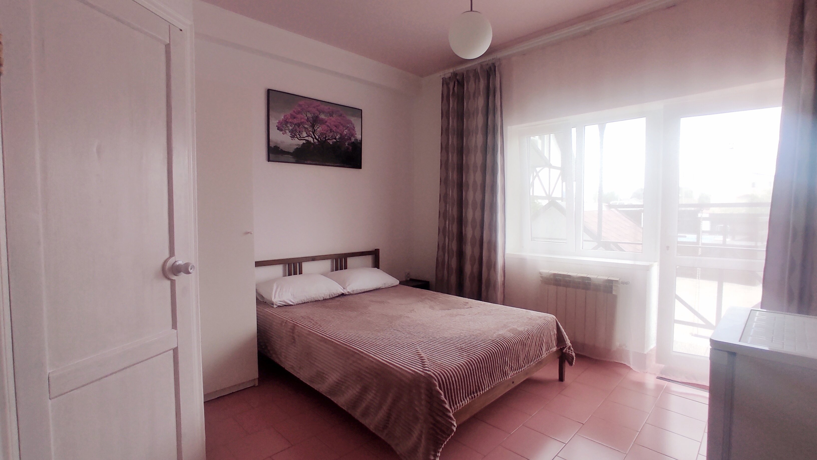 Фото Светлый