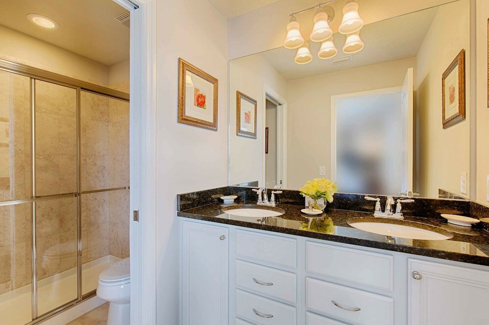 Фото Windsor At Westside № 8 - 8 Bed 6 Baths Villa