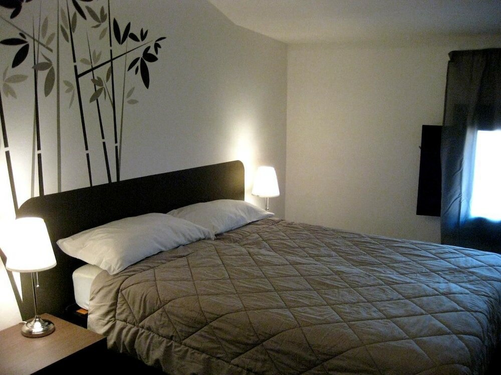 Фото Low Cost Ferrara