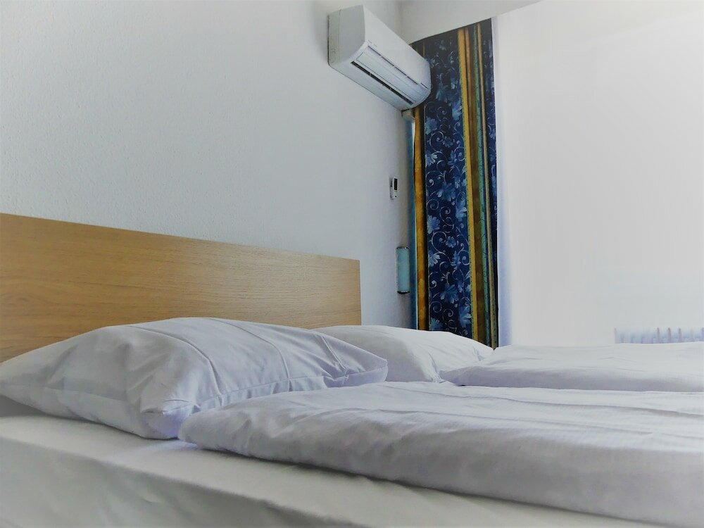 Фото Hotel Königshof The Arthouse