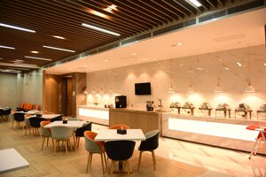 Гостиница Holiday Inn Express Lhasa Potala Square