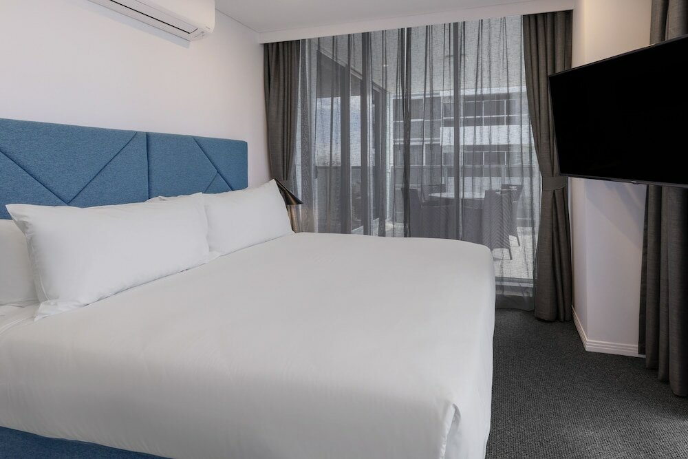 Фото Meriton Suites Broadbeach, Gold Coast