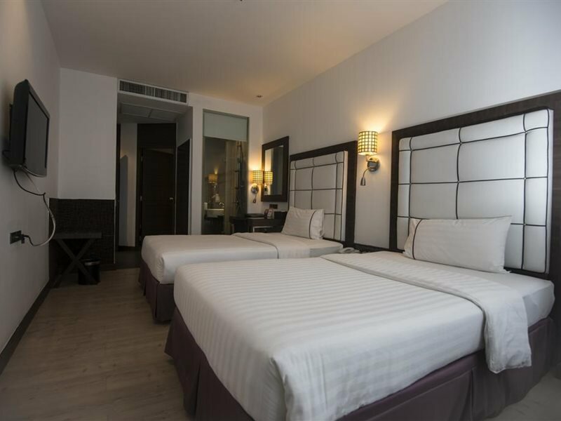 Фото Отель Sukhumvit Suites