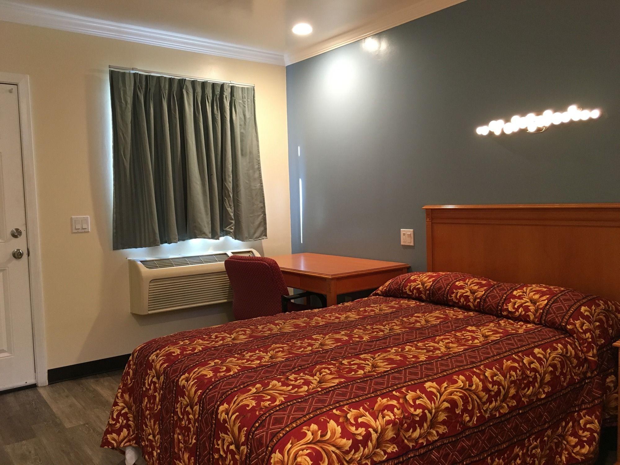 Фото Lincoln Park Motel