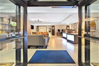 Фото Holiday Inn Express Boston - Waltham, an Ihg Hotel