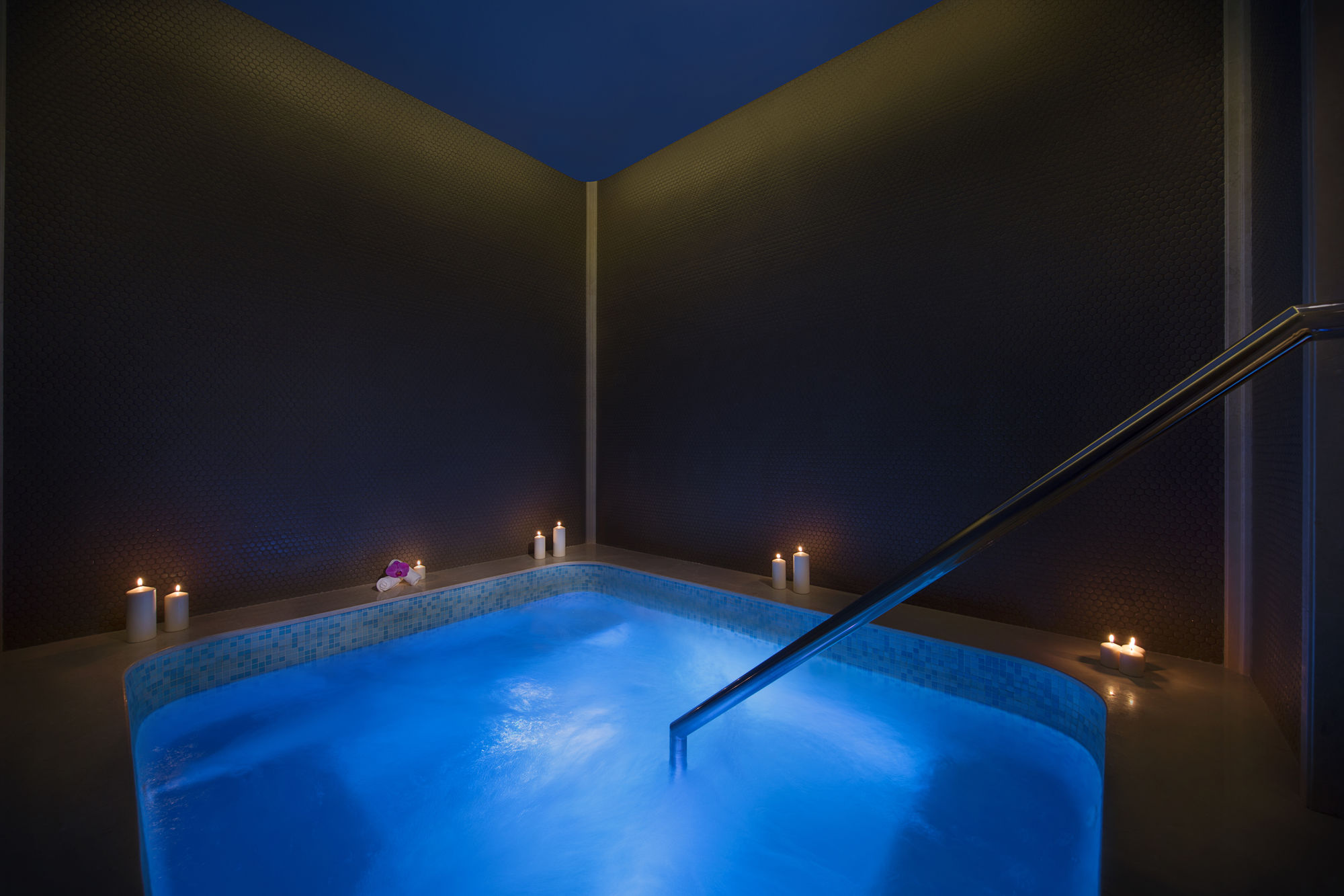 Фото AlRayyan Hotel Doha, Curio Collection by Hilton