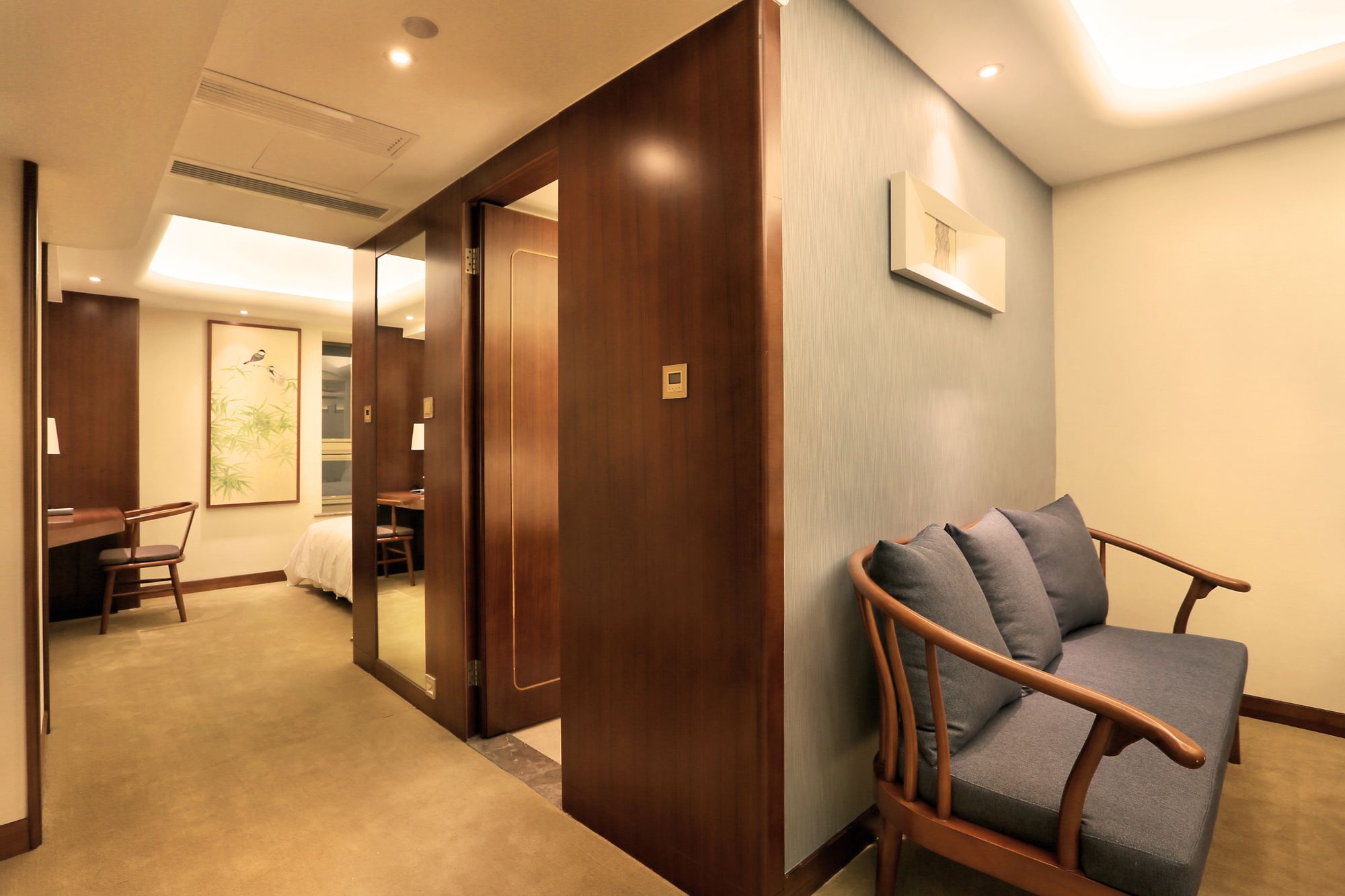 Фото Lujia International Hotel