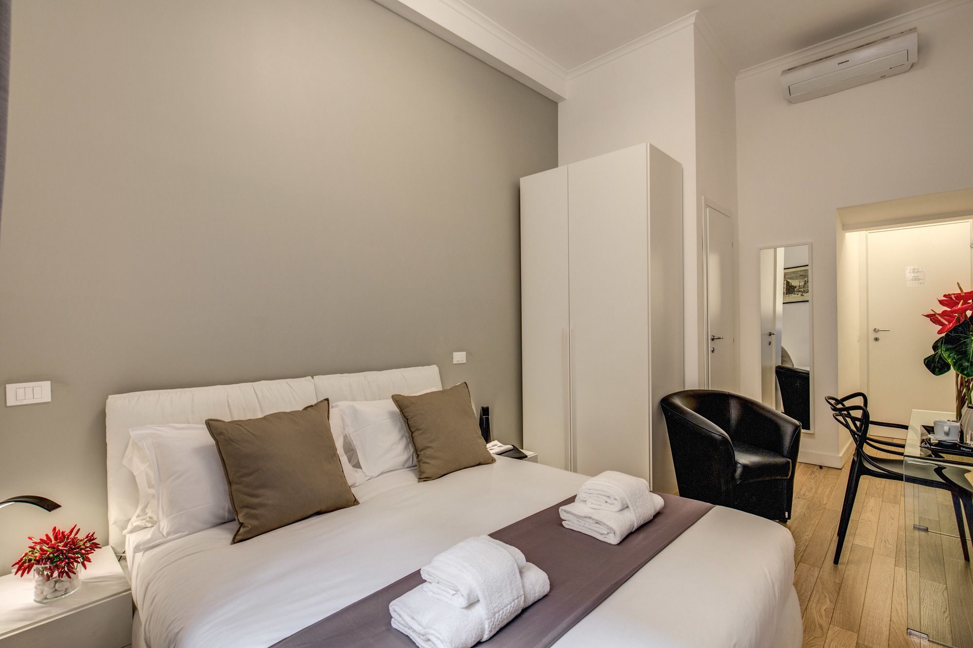 Фото Orange Suites