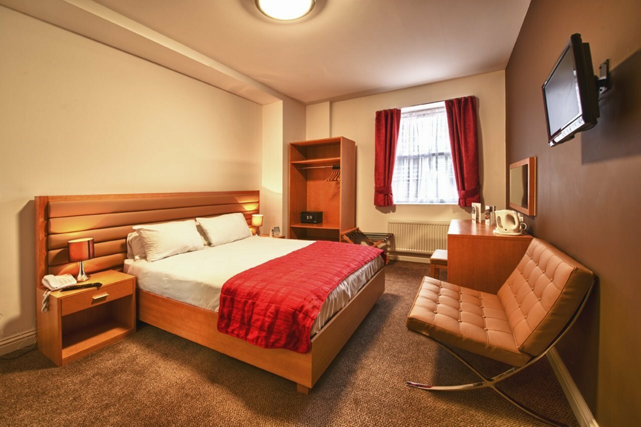 Фото Oyo London Luton