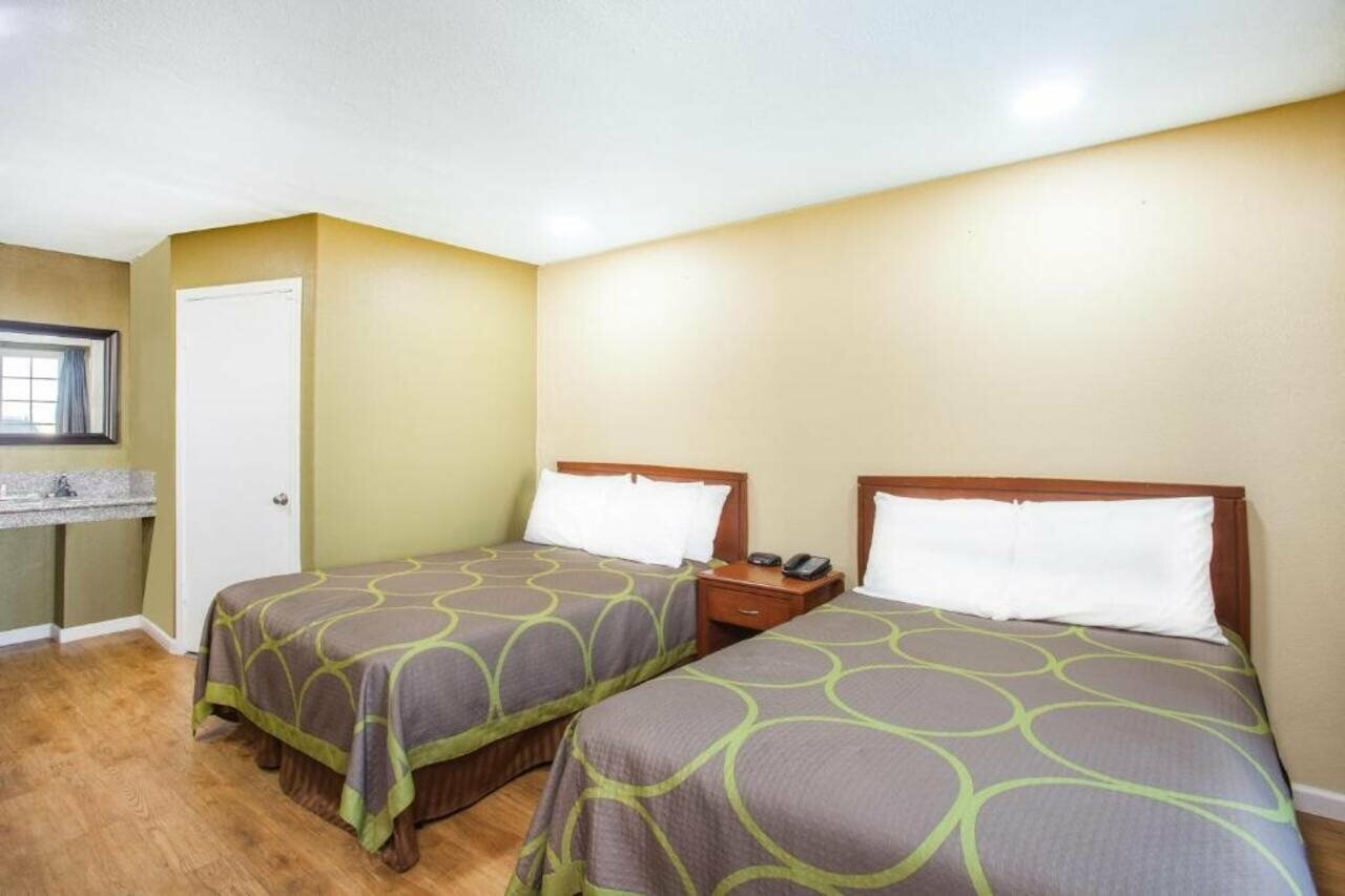 Фото Super 8 by Wyndham Redlands/San Bernardino