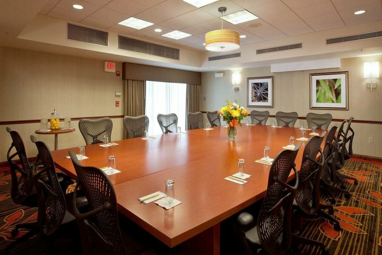 Фото Hilton Garden Inn Poughkeepsie/Fishkill