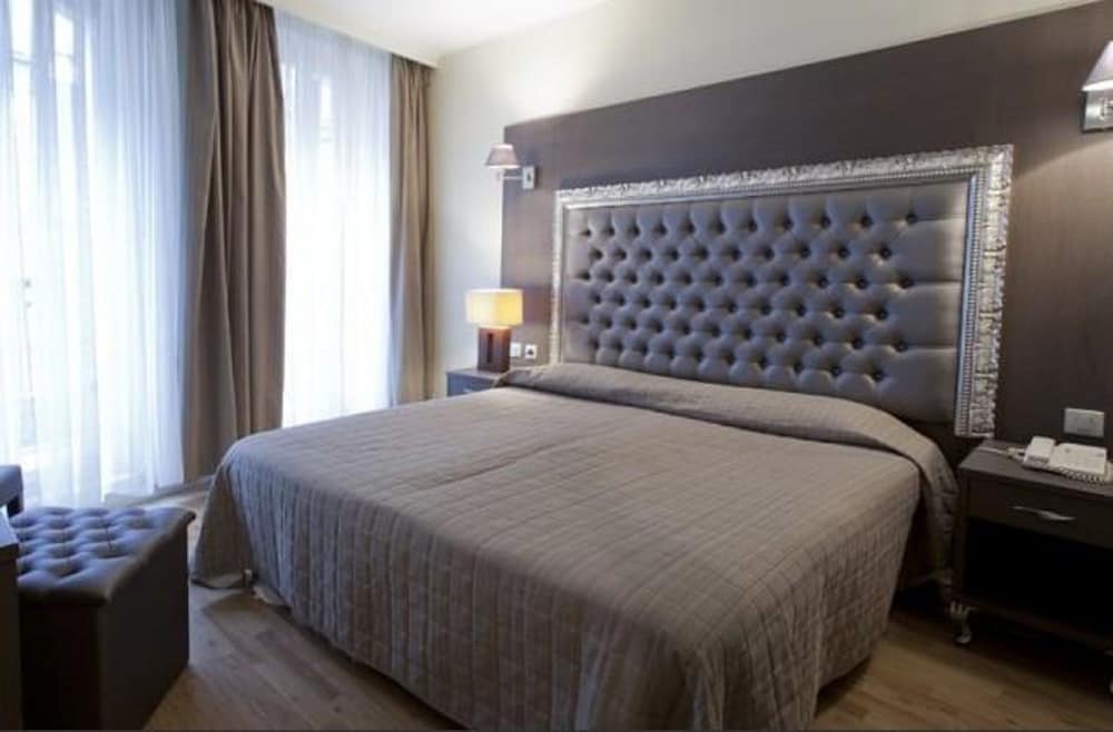 Фото Hôtel Lebron