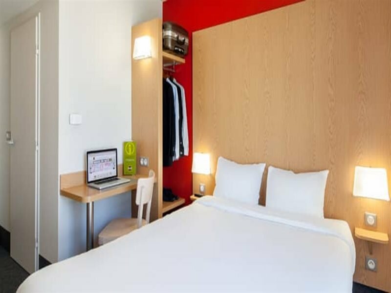 Фото B&b Hotel Paris Romainville Noisy Le Sec