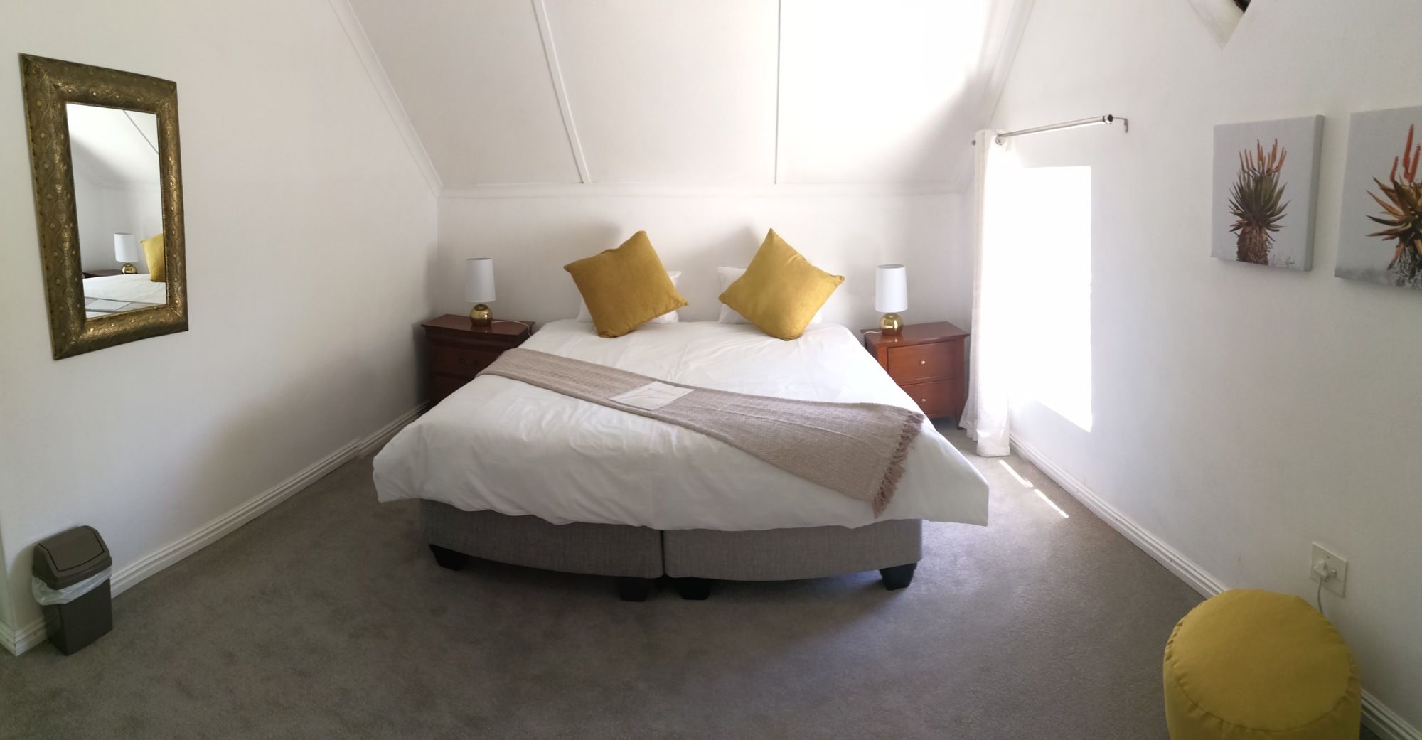 Фото Rustic Manor Bed And Breakfast