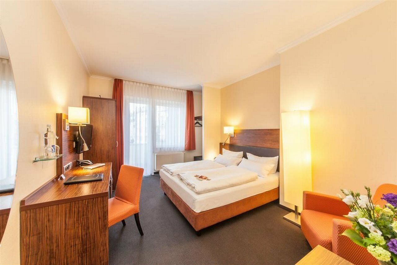 Фото Hotel Flora Düsseldorf