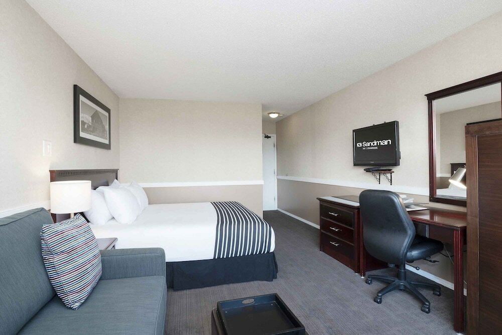 Фото Sandman Inn Cranbrook