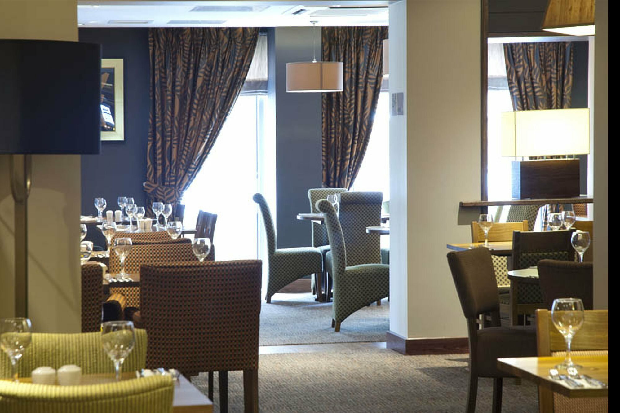 Фото Premier Inn London Ealing