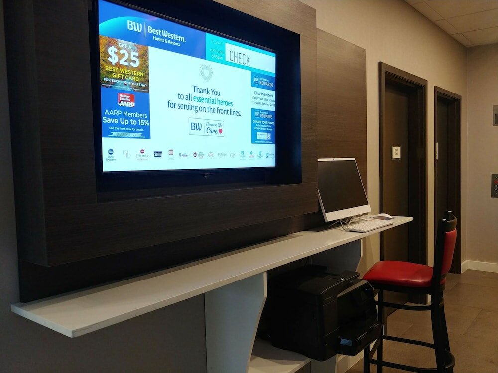 Фото Best Western Plus Parkway Inn