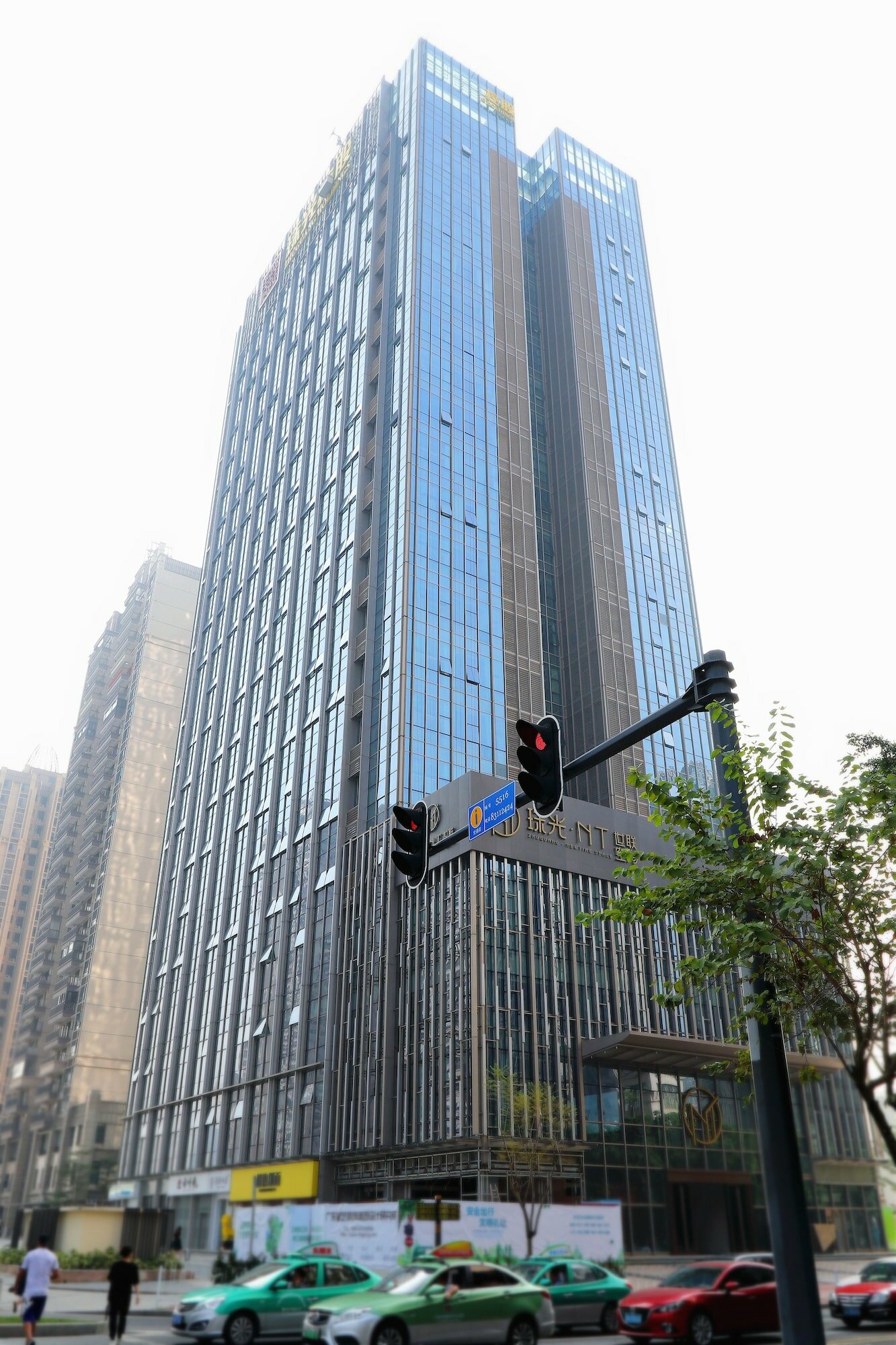 Фото Royal Star Apartment Central City Branch