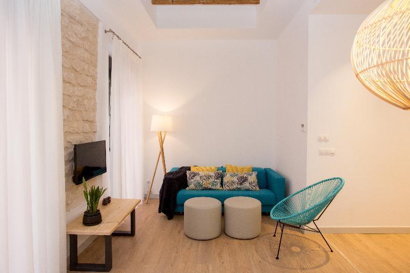 Фото S30 Reina Victoria Suites