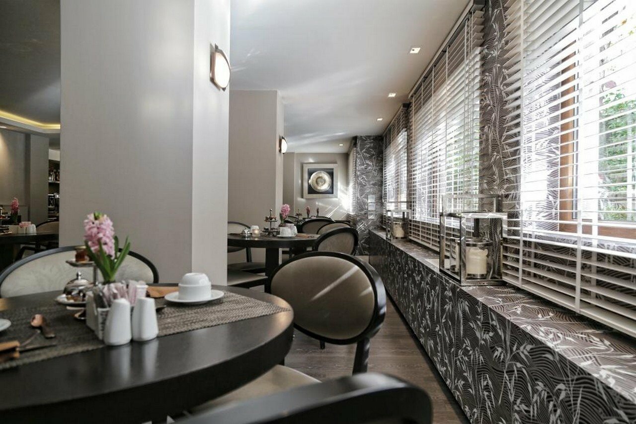 Фото The Y Hotel