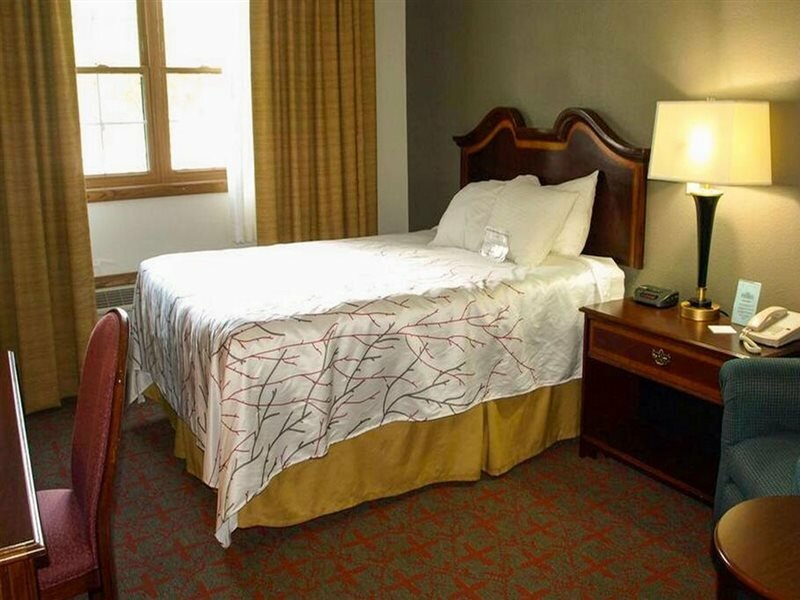 Фото Harbor Winds Hotel