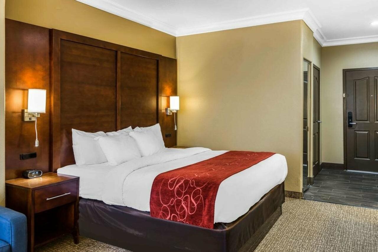 Фото Comfort Suites San Jose Airport