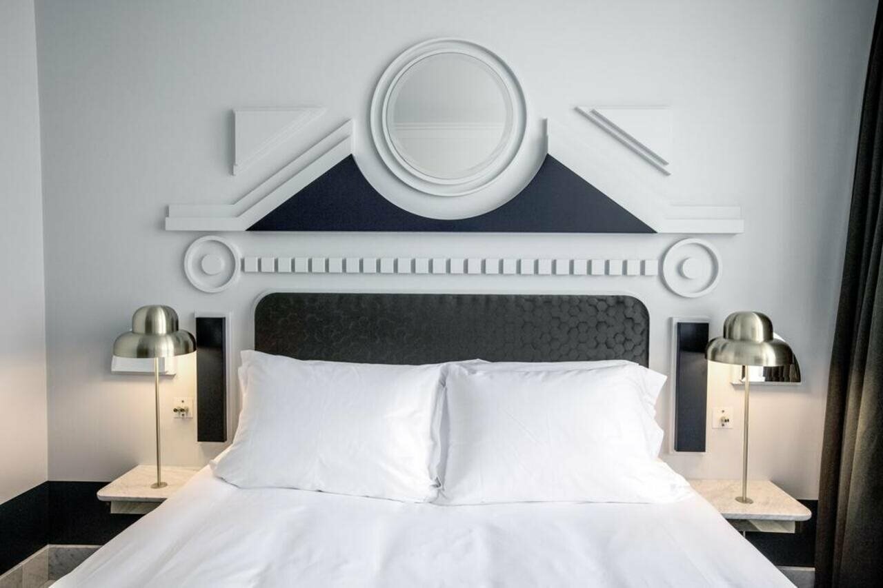 Фото The Henrietta Hotel