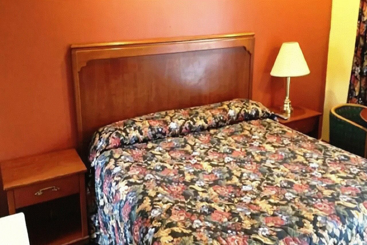 Фото Parkway Motel