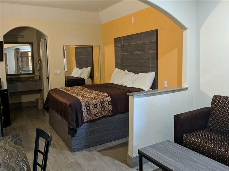 Фото Regency Inn And Suites Galena