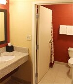 Фото Courtyard by Marriott Richmond Airport