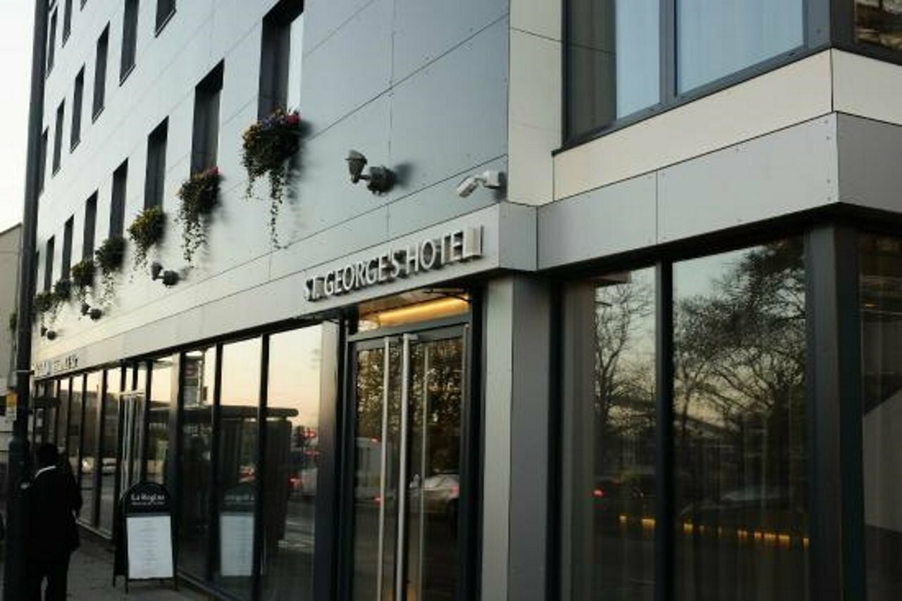 Фото St George Hotel Wembley