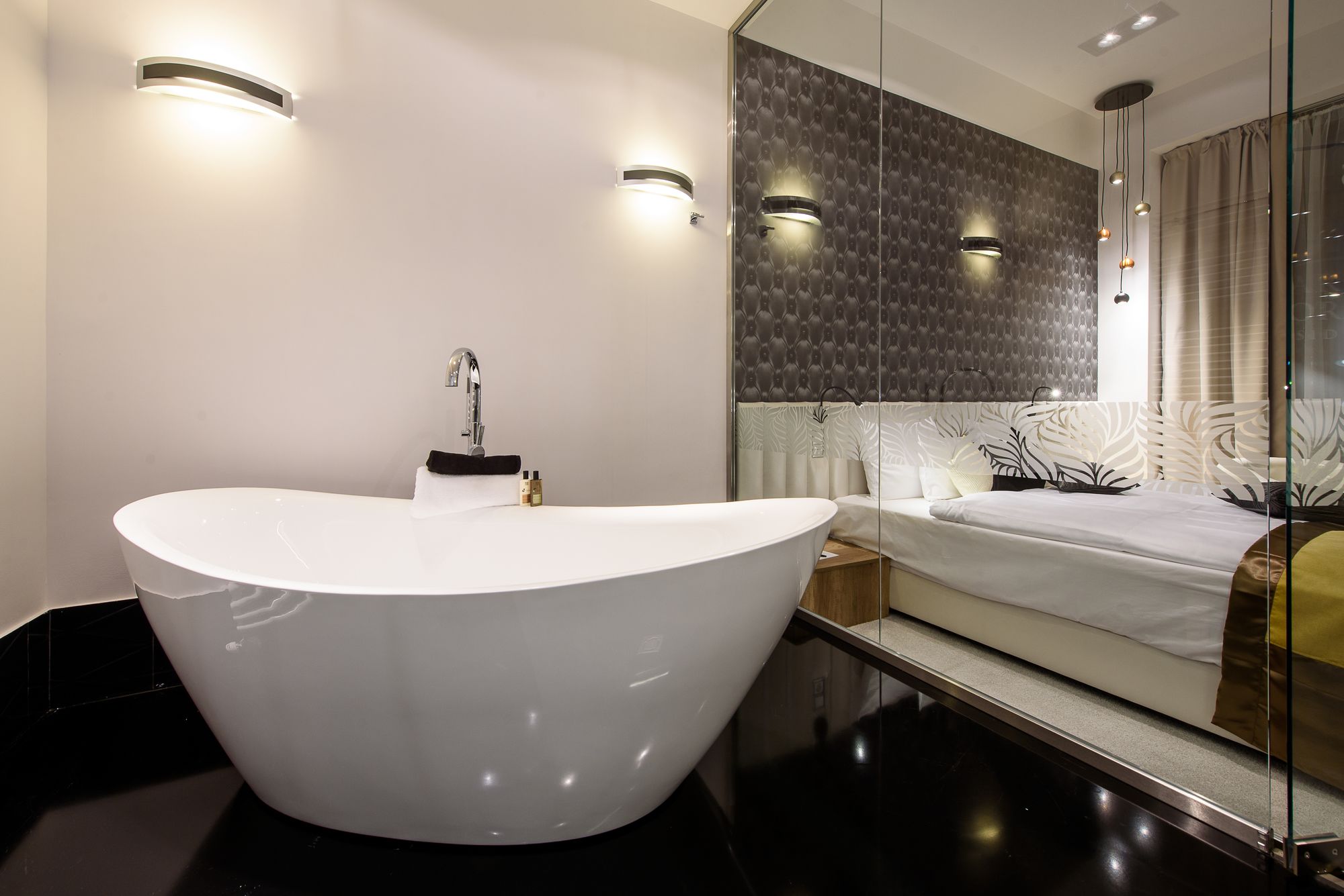 Фото Karoly Corner Residences