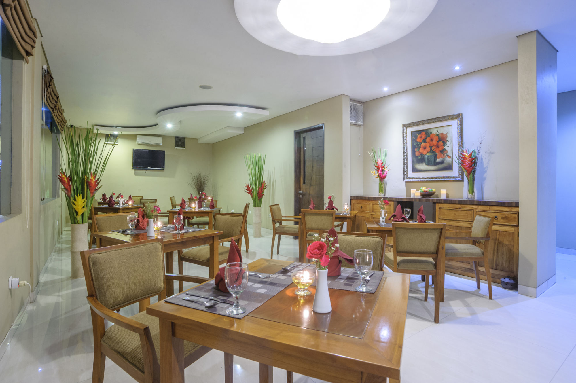 Фото D'Penjor Seminyak Hotel