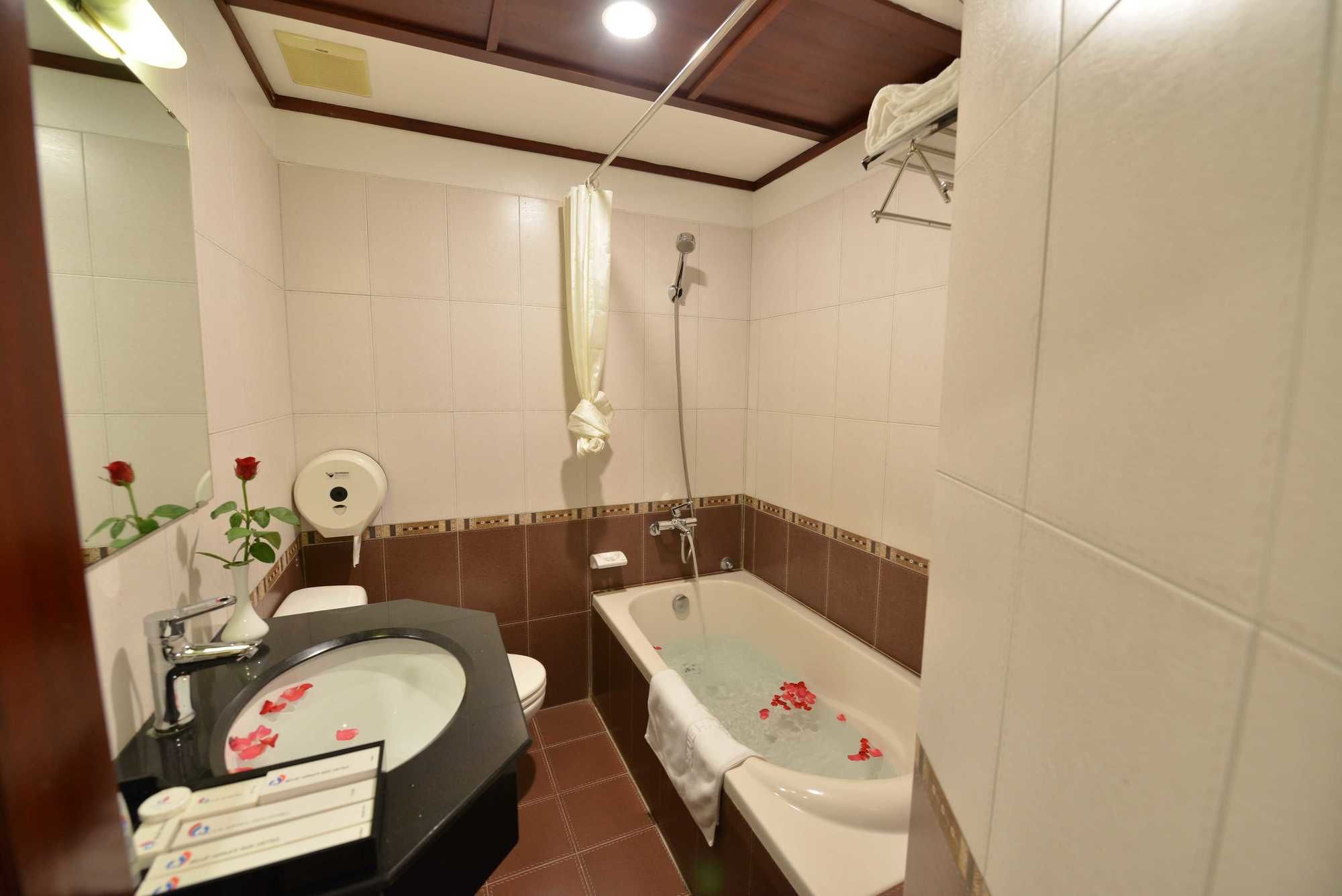 Фото Blue Ha Noi Inn Legend Hotel