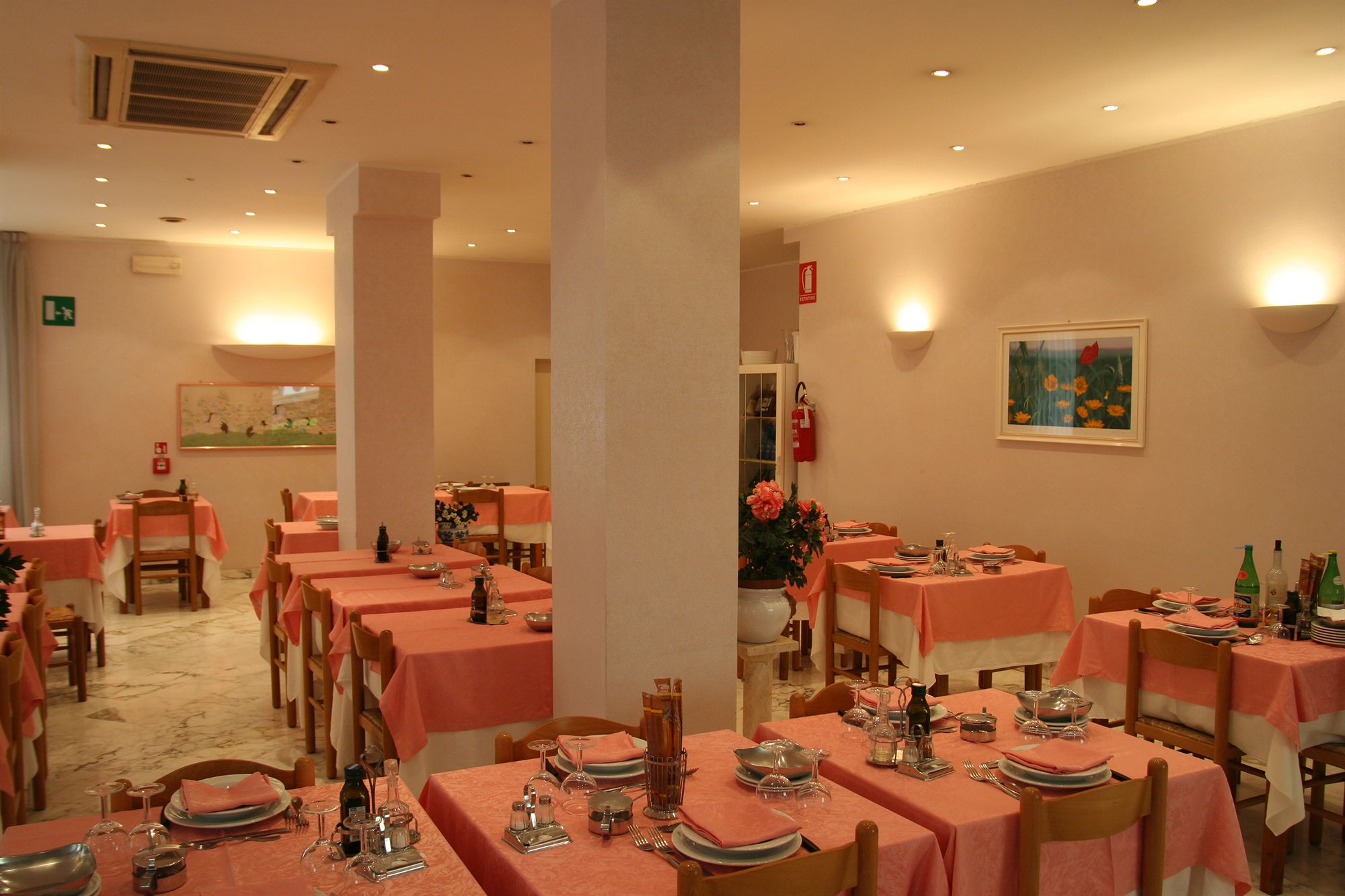 Фото Hotel Elena