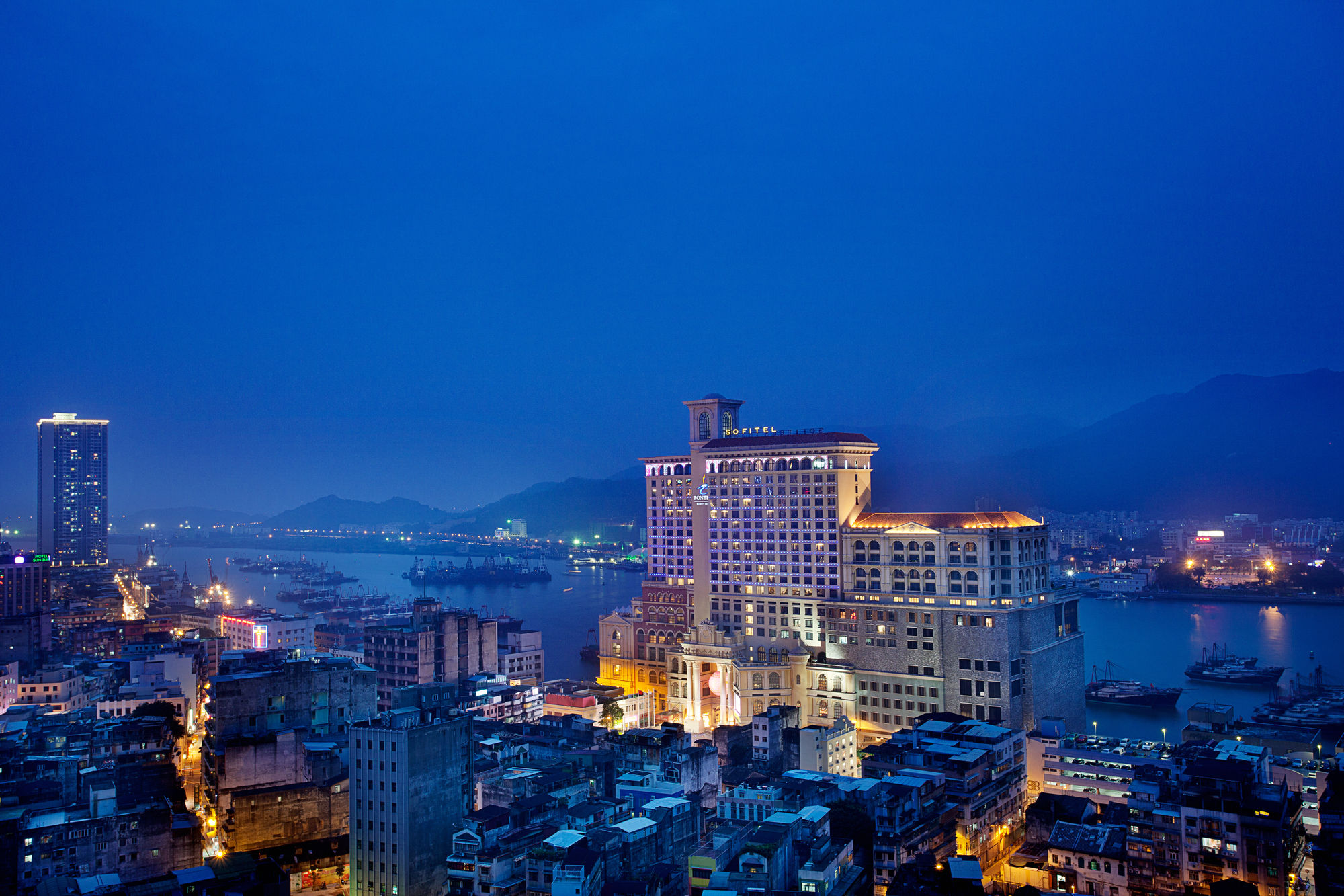 Фото Sofitel Macau At Ponte 16