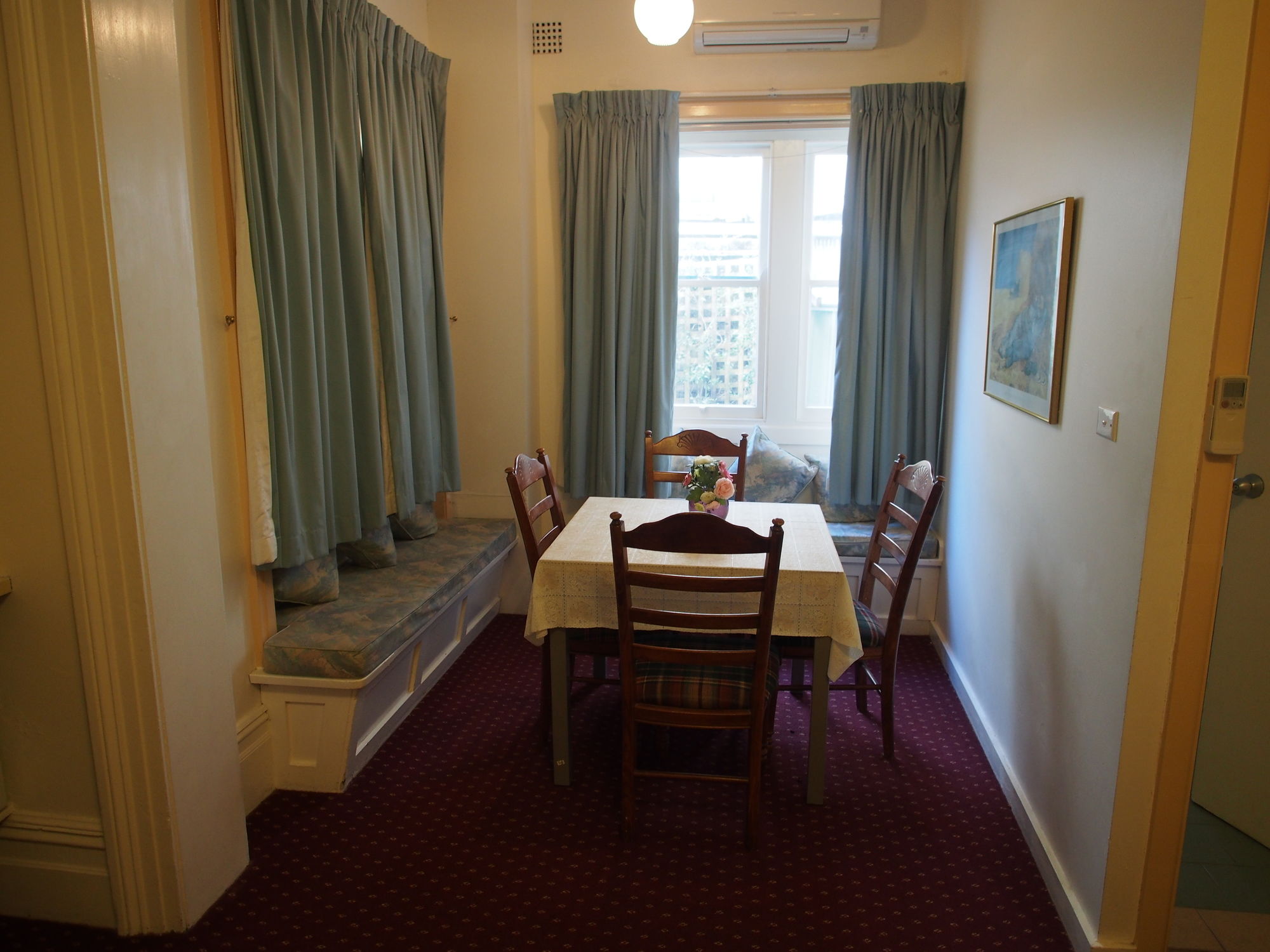 Фото The North Shore Hotel