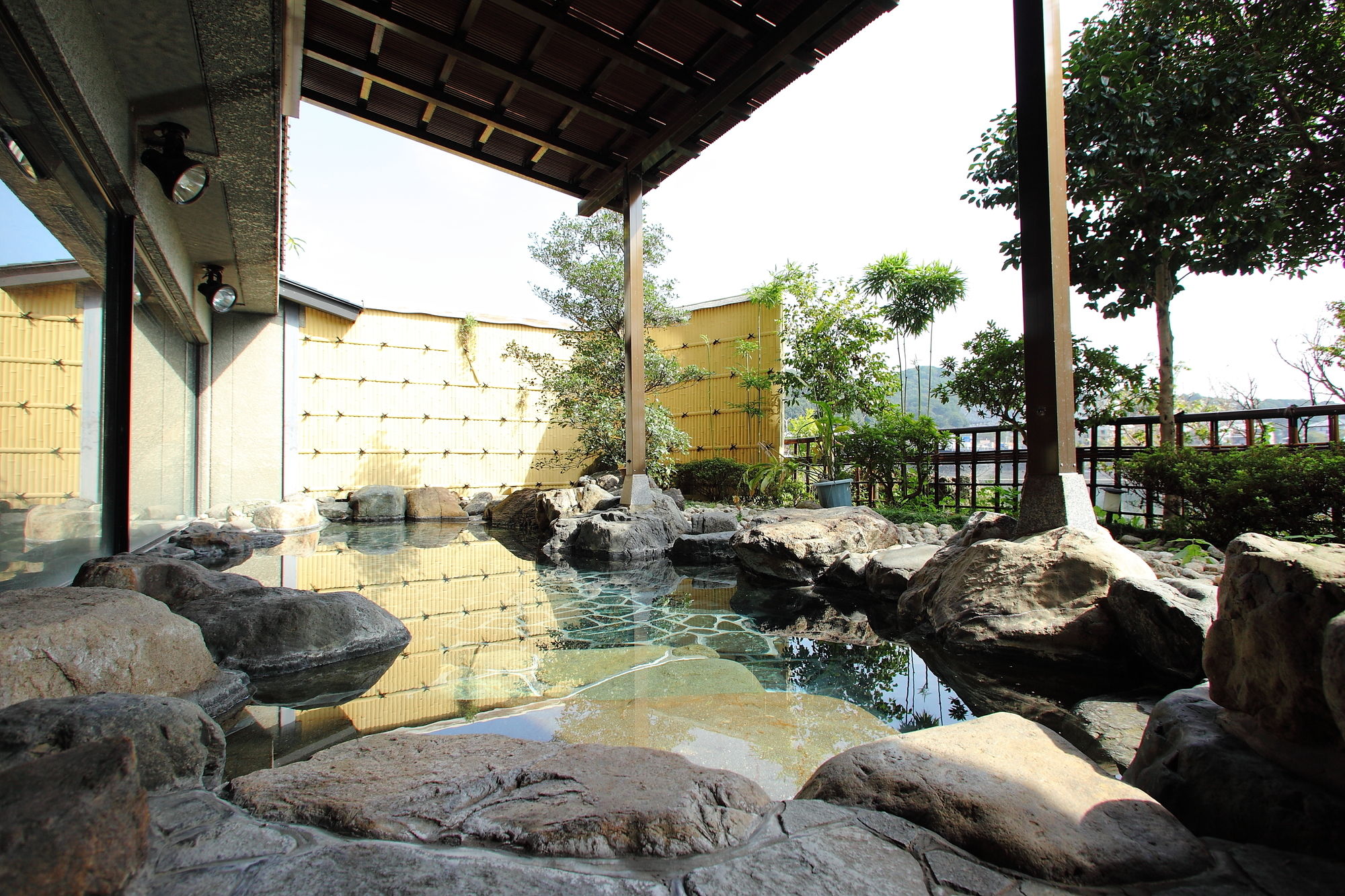 Фото Syunjuan Hasshokaku Mizunowo