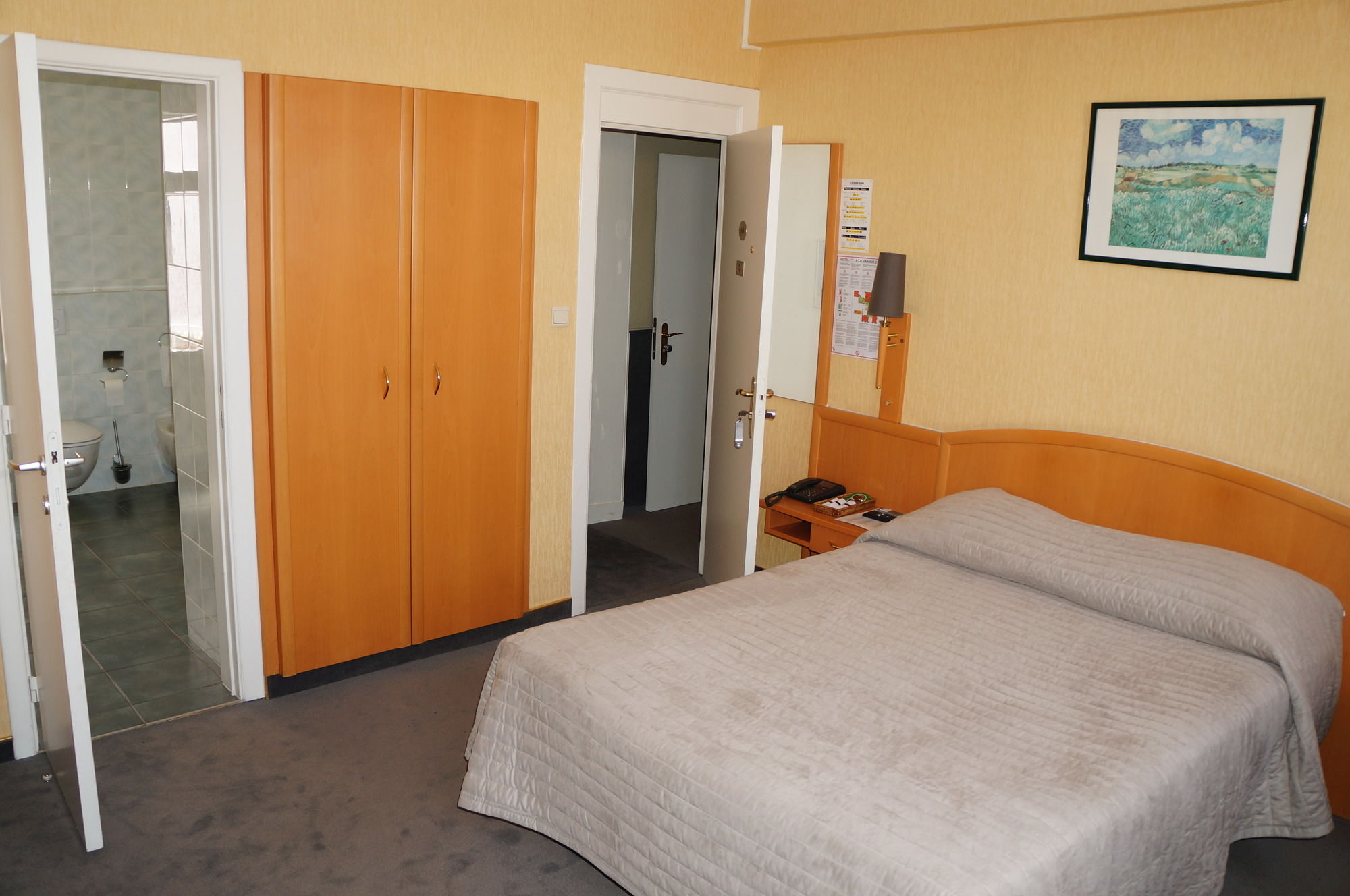 Фото Hotel La Grande Cloche