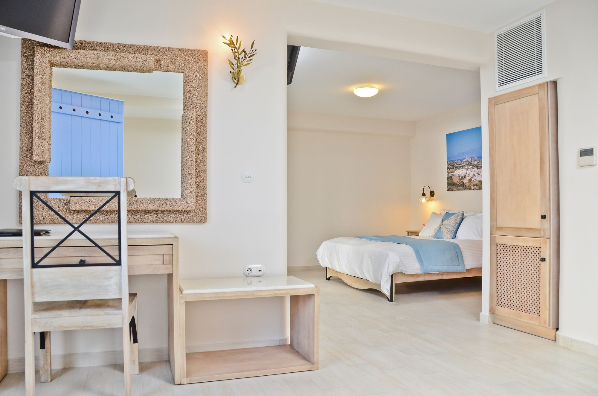 Фото Naxos Island Hotel