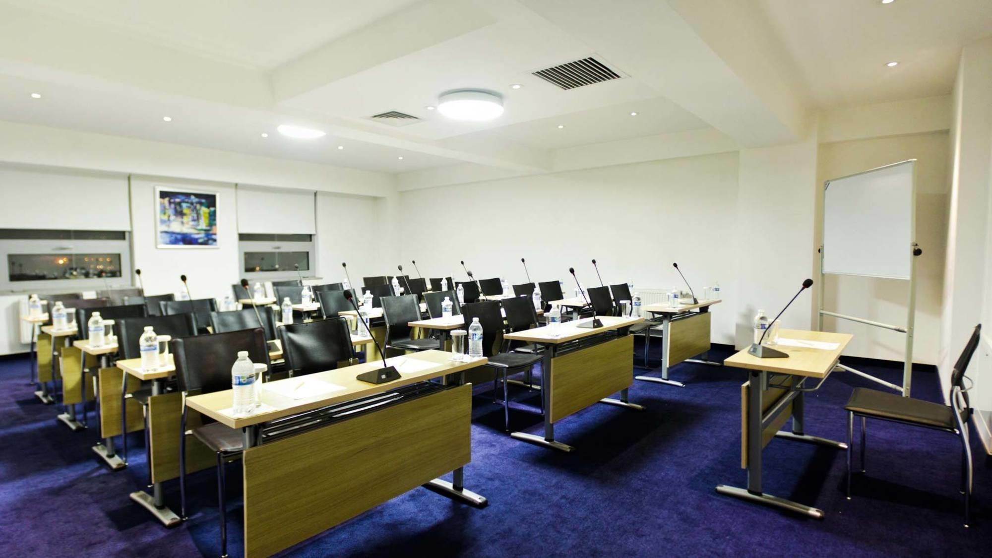 Фото The Corporate Hotel Convention Centre