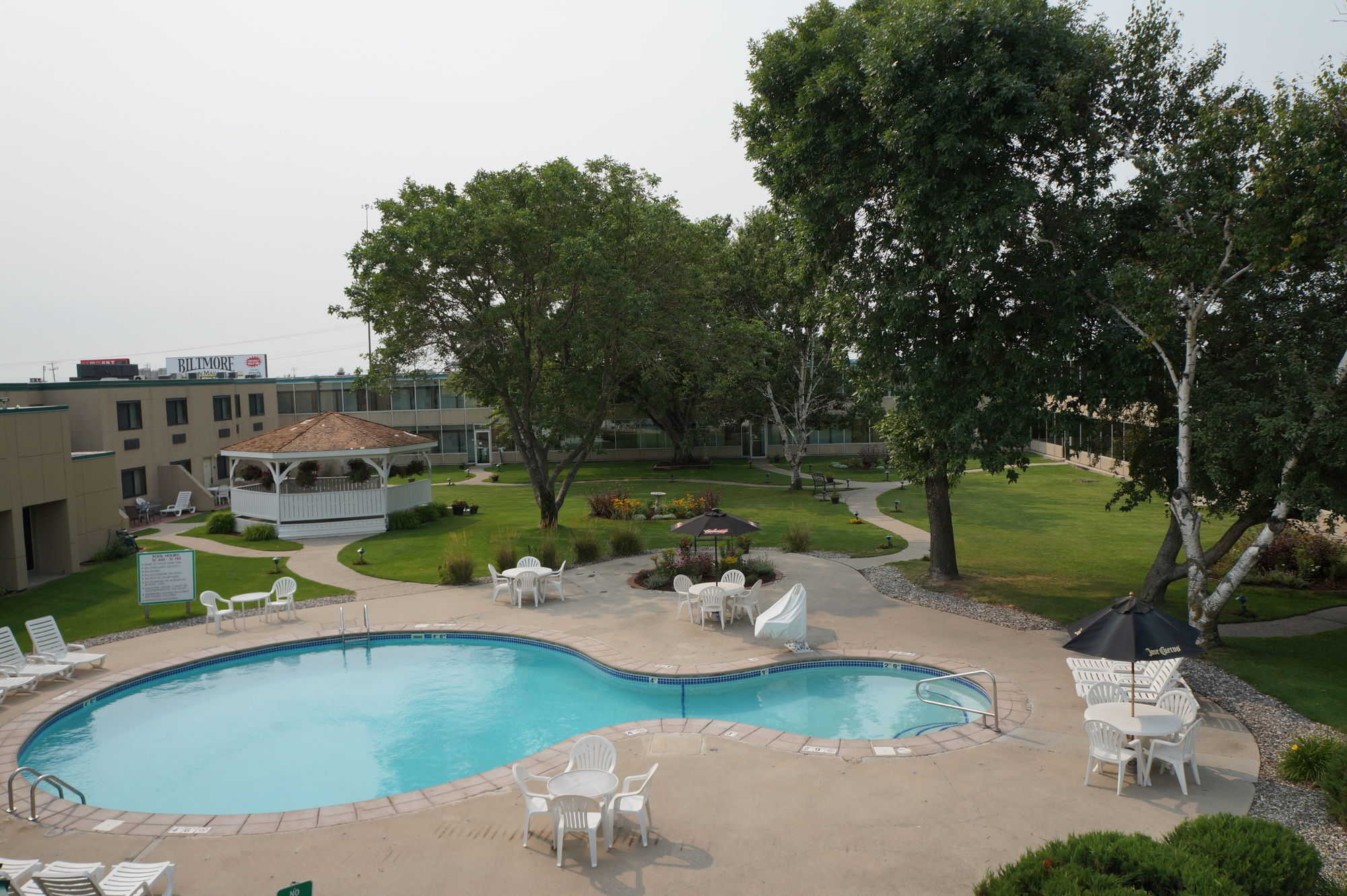 Фото Biltmore Hotel & Suites