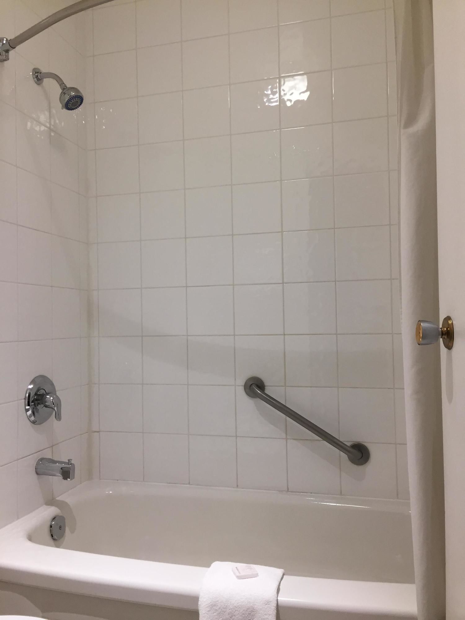 Фото Travelodge by Wyndham Courtenay