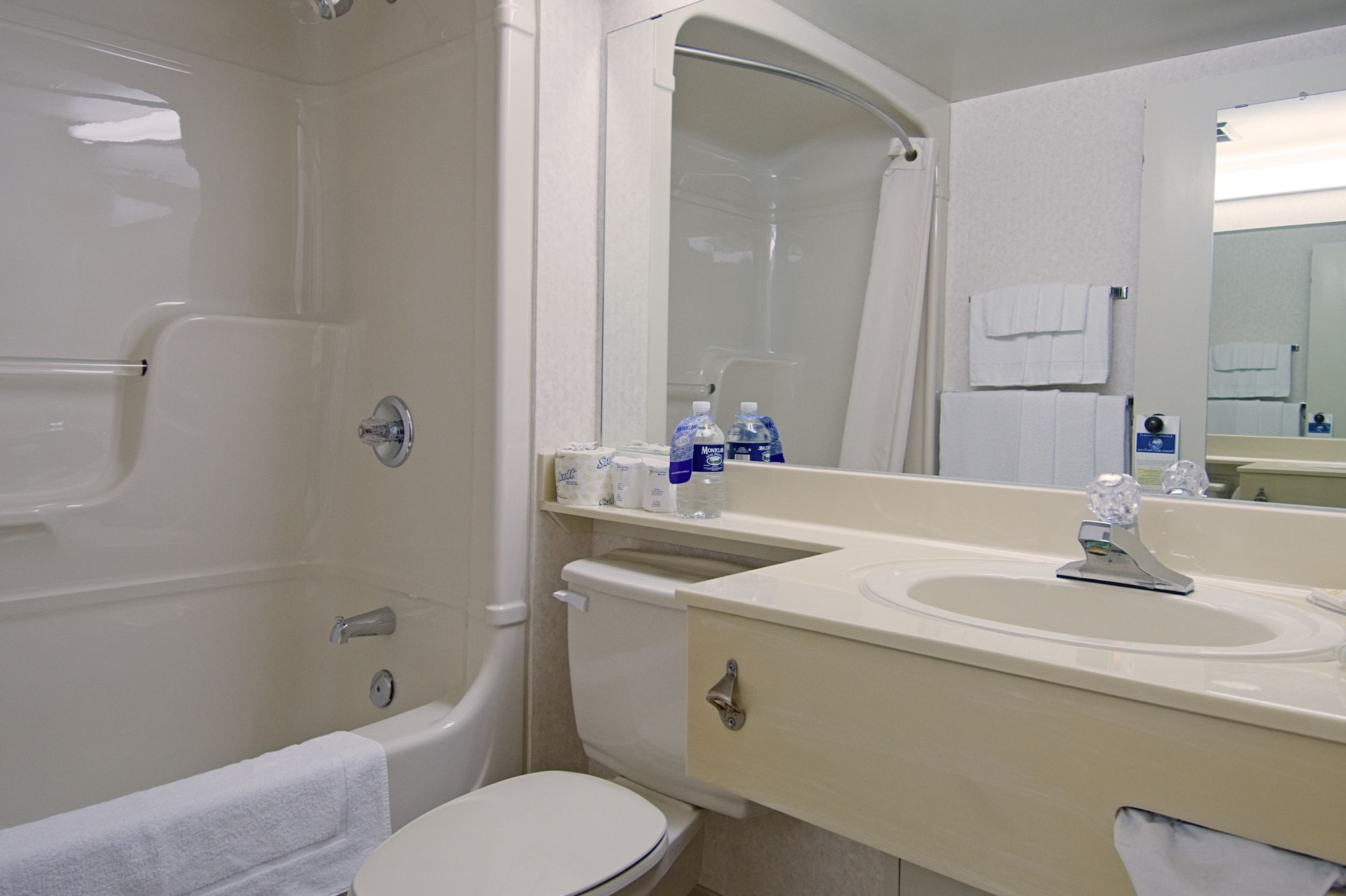 Фото Quality Hotel and Suites Woodstock