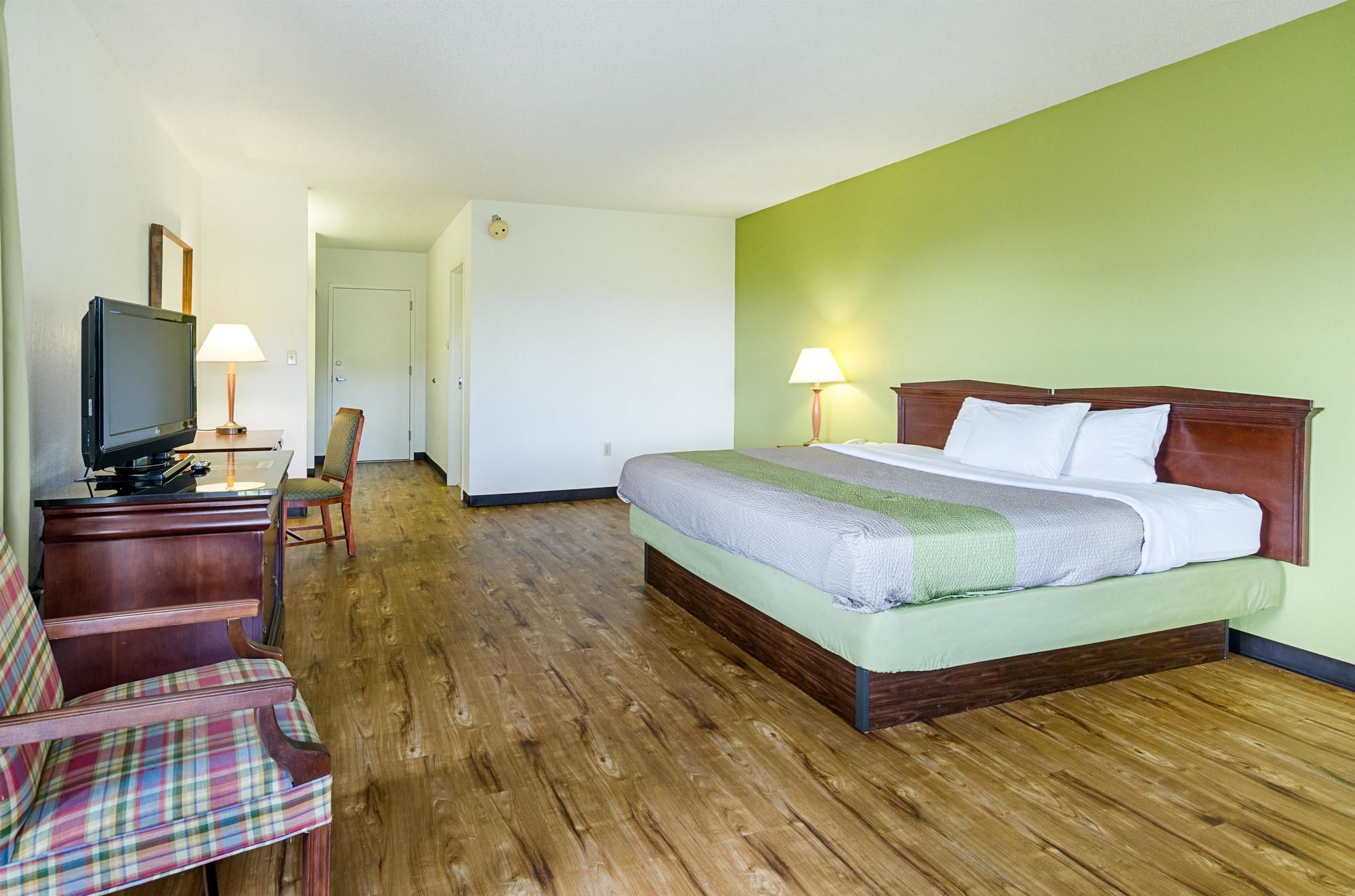 Фото Travelodge by Wyndham Roanoke