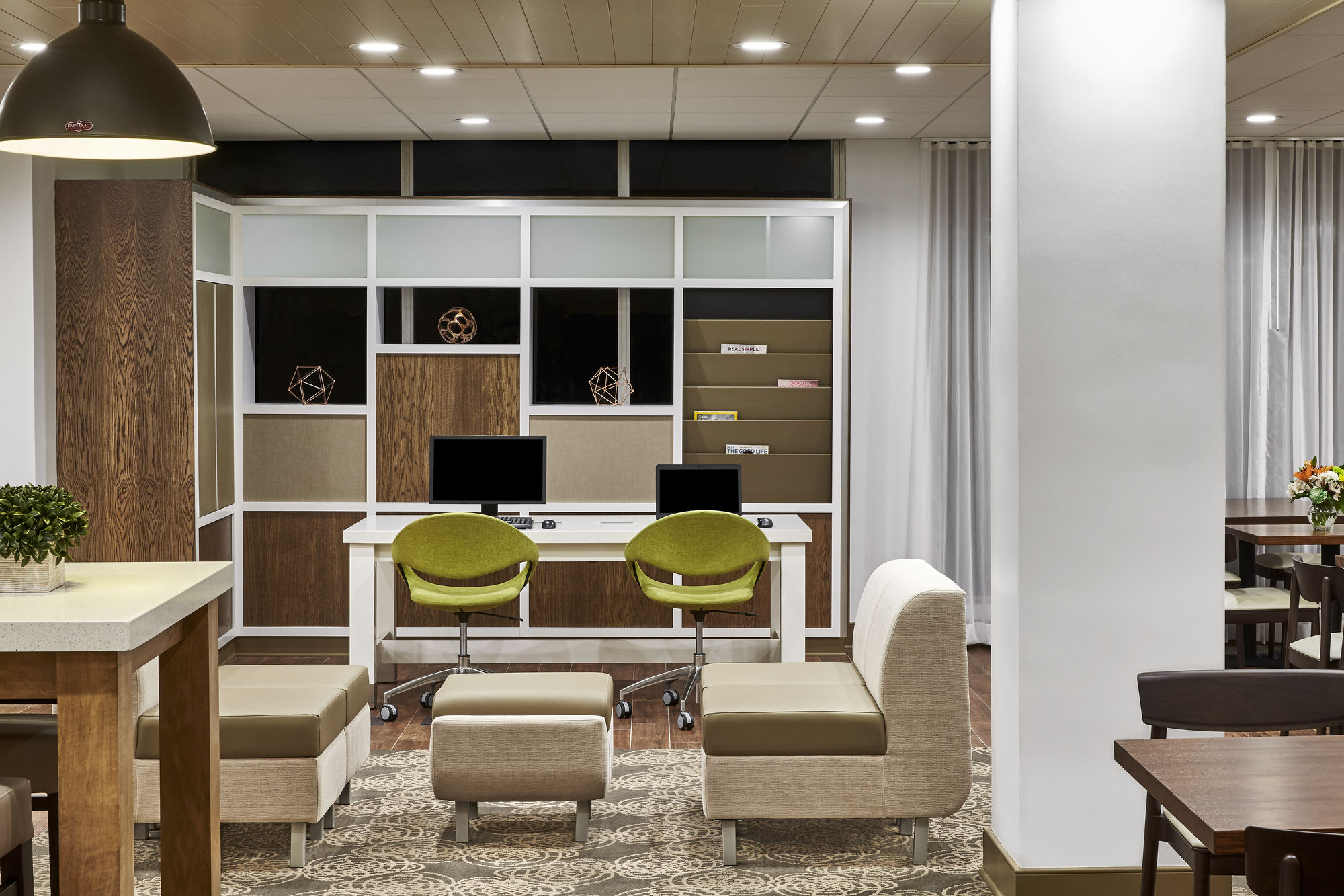 Фото Holiday Inn Alexandria at Carlyle, an Ihg Hotel