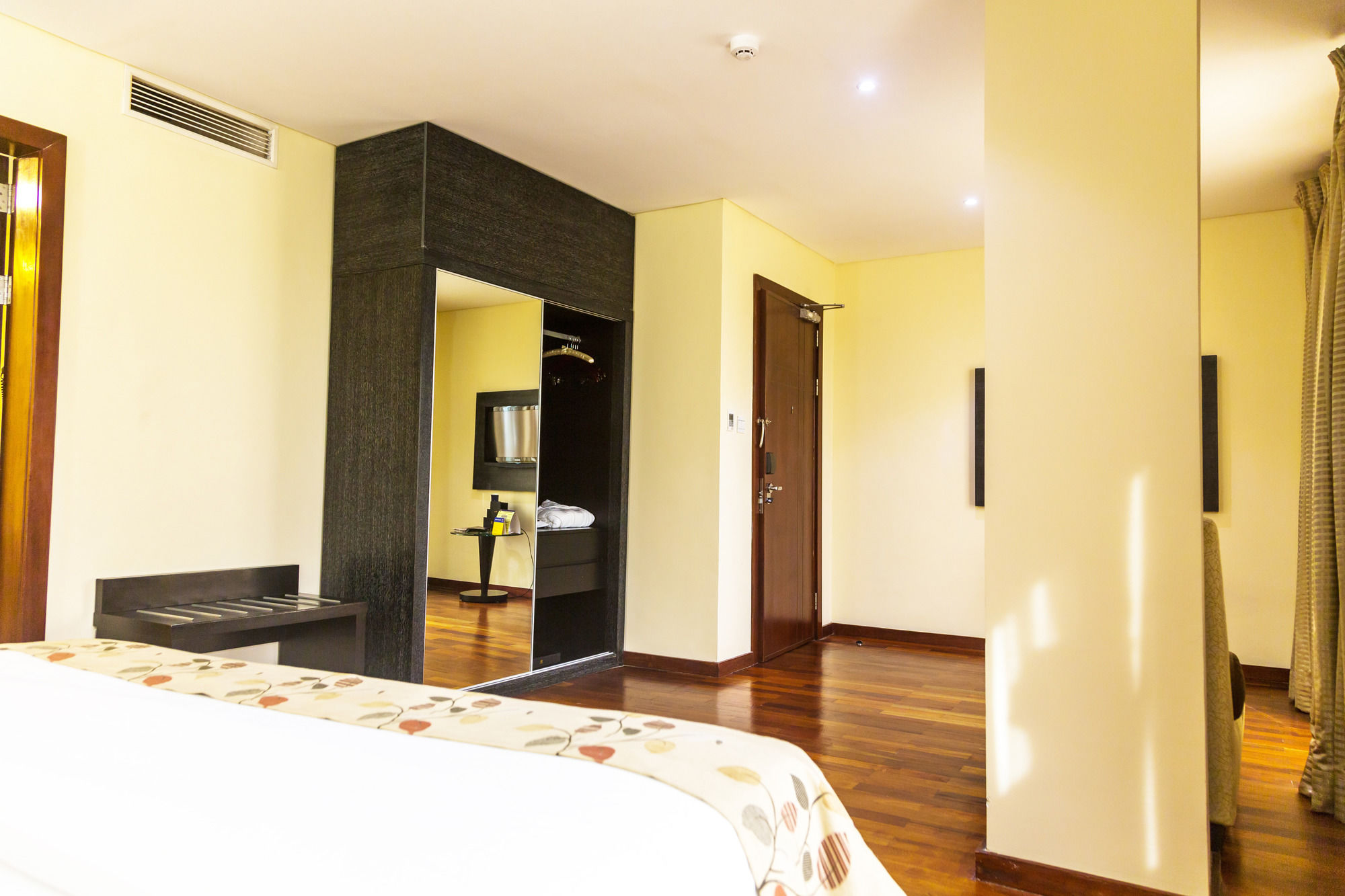 Фото Best Western Premier Accra Airport Hotel