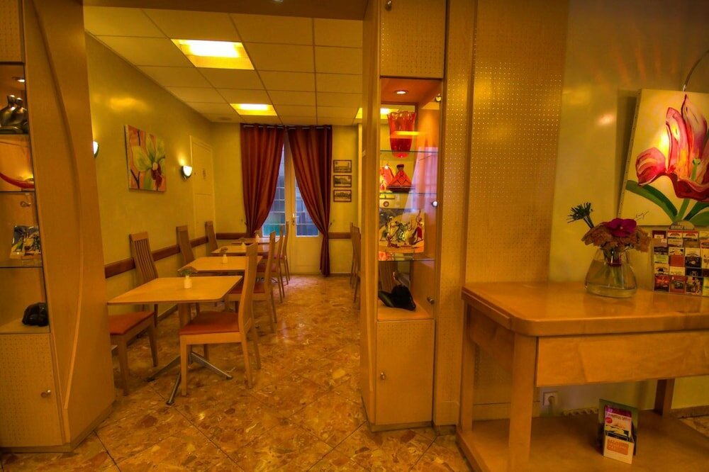 Фото Hotel Des Trois Gares