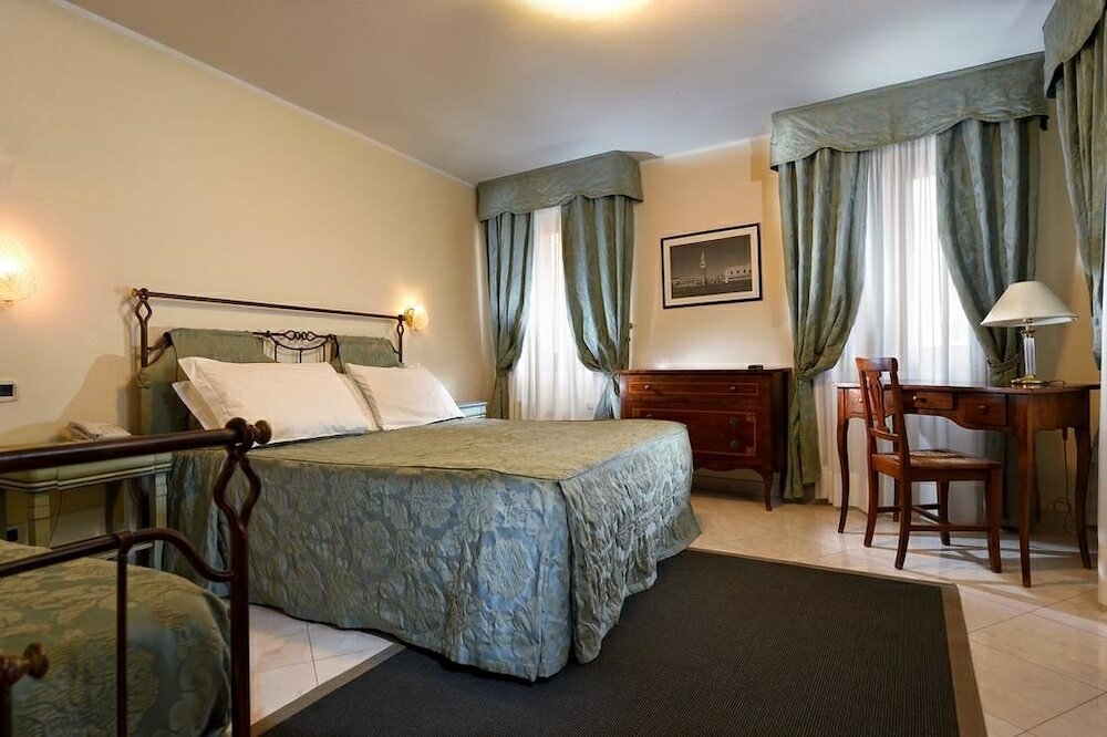 Фото La Locandiera